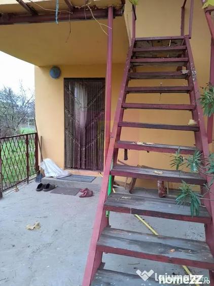 Casă cu 3 camere cu Teren 15000 Mp în Bărcănești