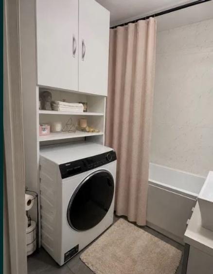 Apartament cu 3 camere semidecomandat în Timpuri Noi
