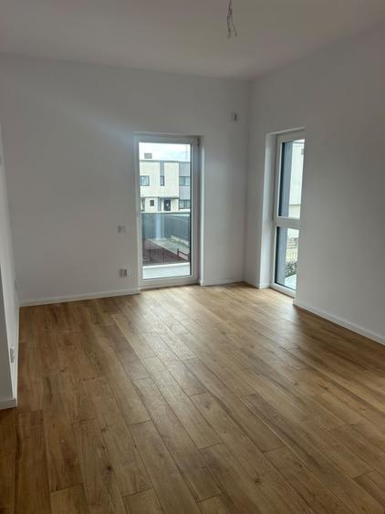 Duplex cu 4 camere cu Canalizare în Florești