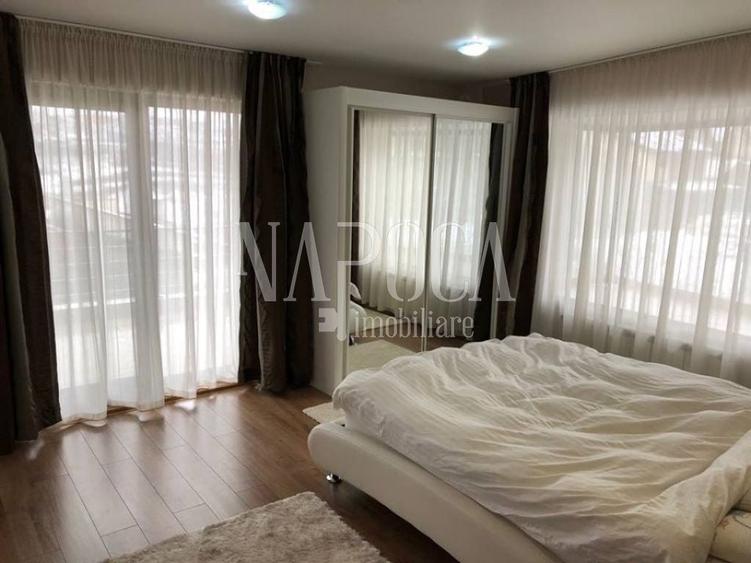Casă individuală cu 7 camere cu Canalizare în Mănăștur