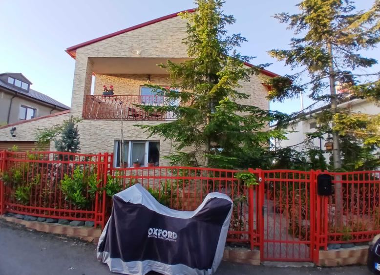 Casă cu 4 camere în Central