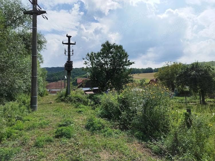Teren de 1000 mp, în Drinova