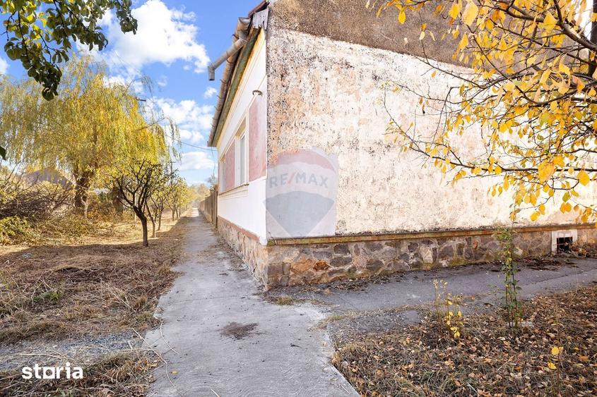 Casă cu 2 camere cu Teren 476 Mp în Șofronea