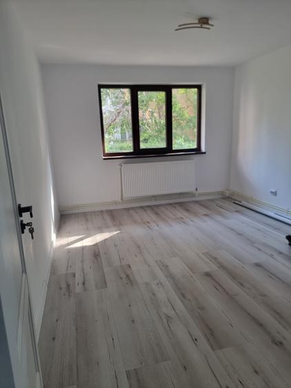 Apartament cu 2 camere decomandat în Micro 5