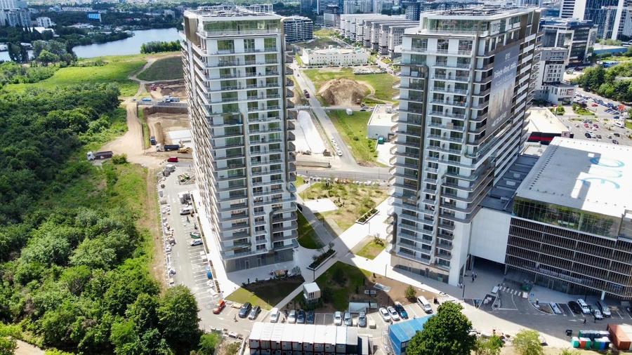 Apartament cu 3 camere semidecomandat în Barbu Văcărescu