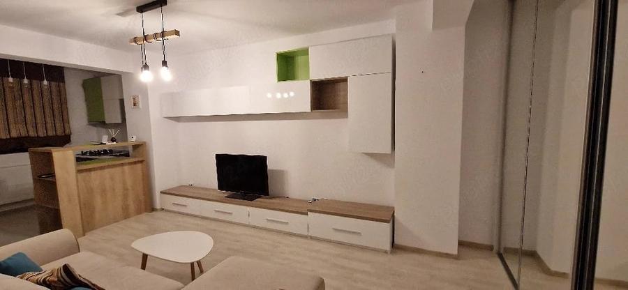 Apartament cu 2 camere semidecomandat în Rahova