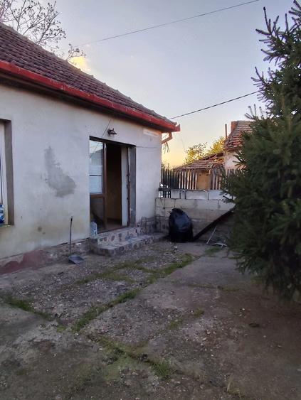Casă cu 2 camere cu Teren 396 Mp în Ronaț