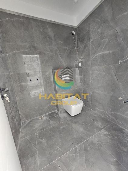 Penthouse cu 3 camere decomandat în Splaiul Unirii