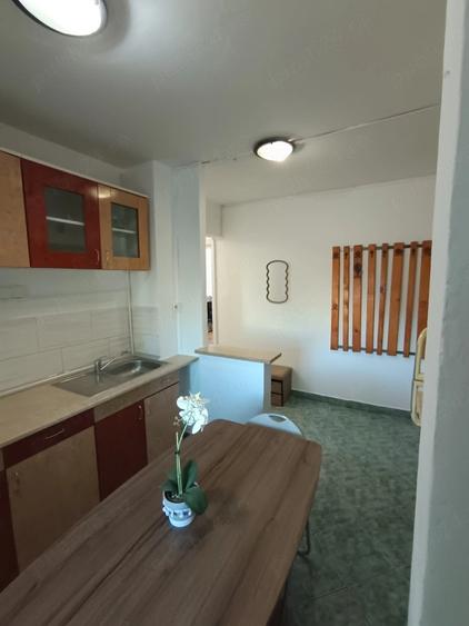 Apartament cu 2 camere decomandat în Micro 17