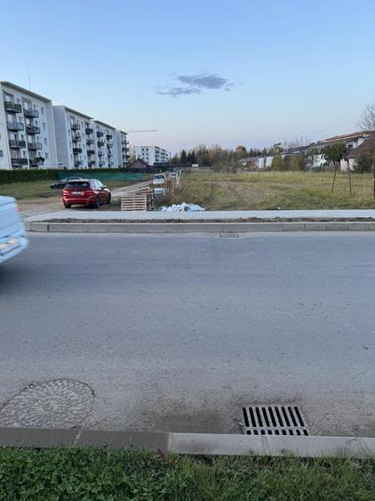 Spațiu comercial, în Tractorul