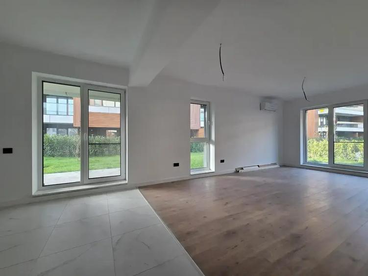 Apartament cu 4 camere decomandat în Titan