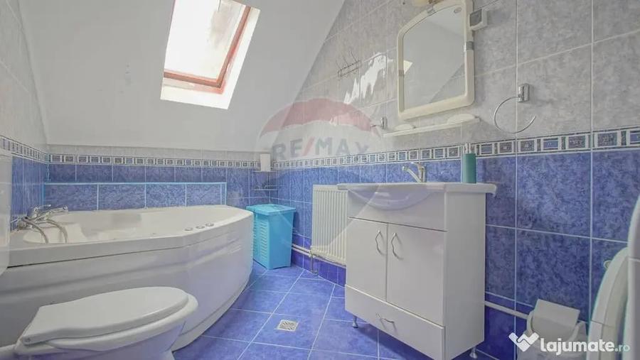 Casă cu 7 camere cu Teren 800 Mp în Purcăreni
