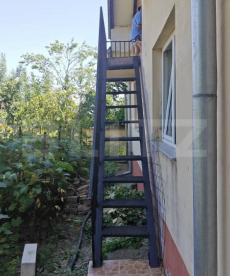 Casă cu 5 camere cu Teren 2200 Mp în Dobra