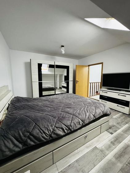 Apartament cu 4 camere decomandat, mobilat în Central
