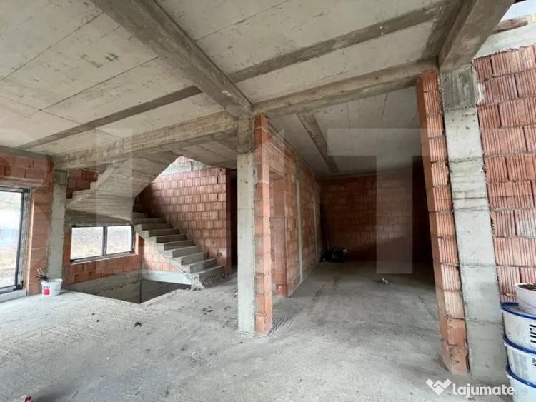 Casă cu 5 camere cu Teren 500 Mp în Făget