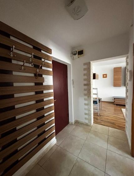 Apartament cu 3 camere decomandat în Drumul Taberei