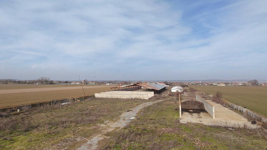 Teren de 4300 mp, în Sălcioara
