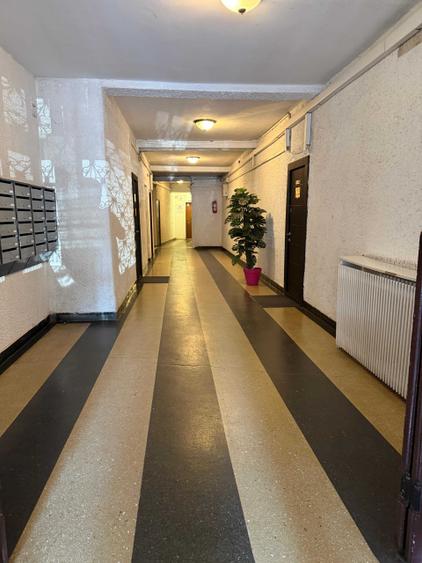 Apartament cu 3 camere semidecomandat în Romană