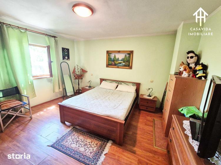 Casă cu 3 camere cu Teren 2800 Mp în Traian Vuia