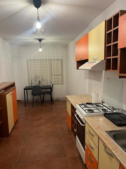 Apartament cu 2 camere semidecomandat în Ultimul leu