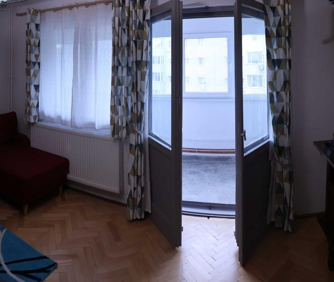 Apartament cu 3 camere semidecomandat în Lujerului
