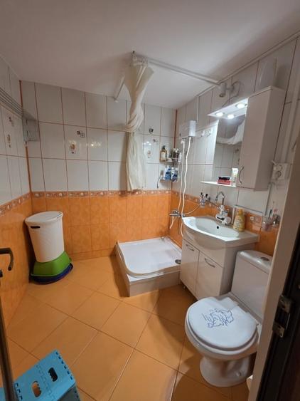 Apartament cu 2 camere decomandat în Colentina