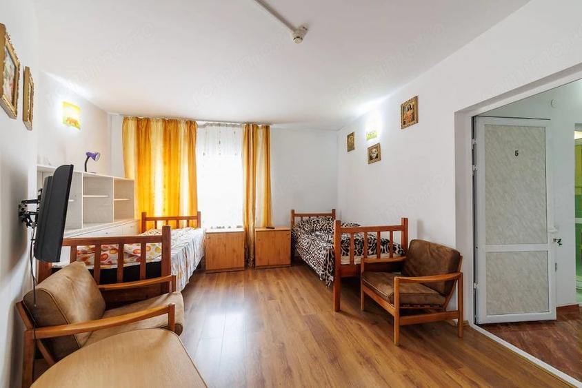Casă cu 9 camere cu Teren 224 Mp în Găvana