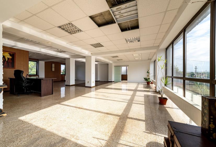 Spațiu comercial, de 760 mp, în Mogoșoaia