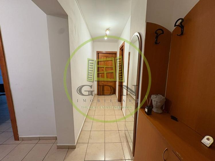 Apartament cu 2 camere decomandat, mobilat în Central