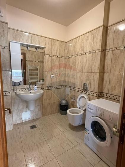Apartament cu 3 camere semidecomandat, mobilat în Aviației