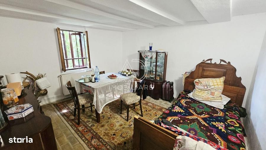 Casă cu 4 camere în Central