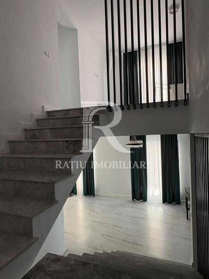 Duplex cu 6 camere cu Canalizare în Nord-Est
