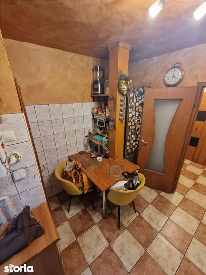 Apartament cu 4 camere decomandat în Circumvalațiunii