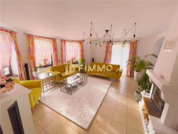 Casă individuală cu 7 camere cu Garaj în Sfântu Ilie