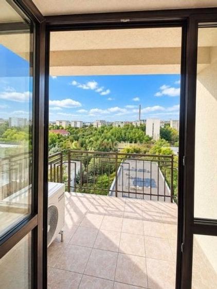 Apartament cu 5 camere semidecomandat, mobilat în Berceni