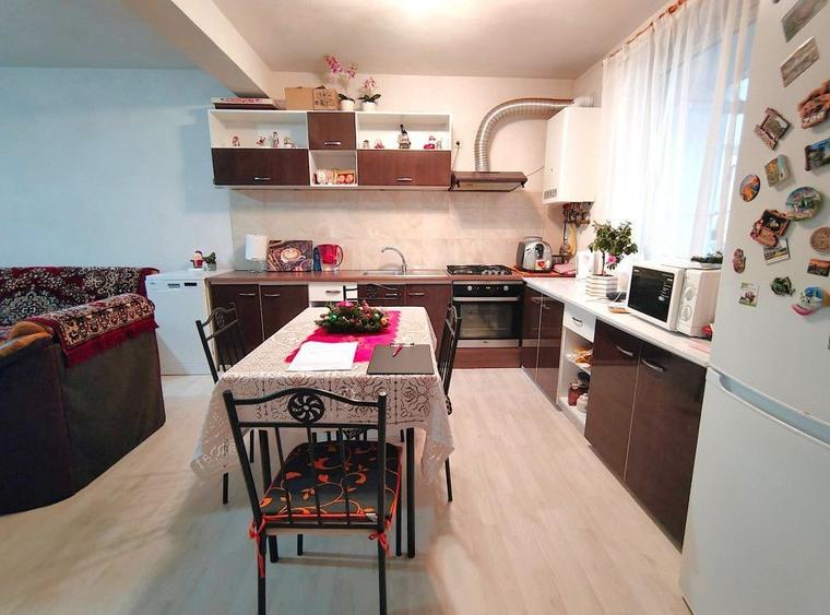 Casă individuală cu 3 camere cu Canalizare în Arhitecților - Calea Cisnădiei