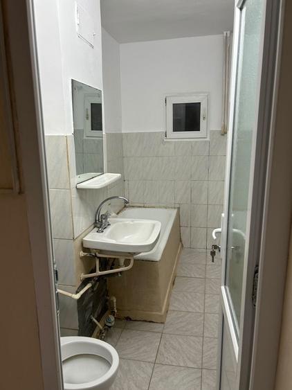 Garsonieră decomandată în Central