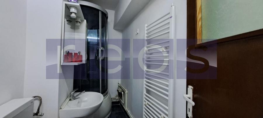 Apartament cu 4 camere decomandat, mobilat în Central