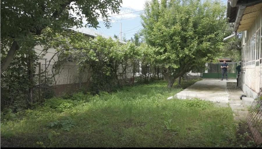 Casă cu 3 camere în Răzvad
