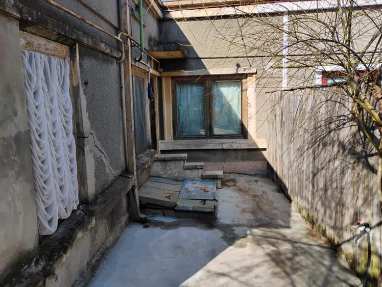 Casă cu 4 camere cu Canalizare în Apollo