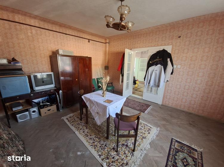 Casă cu 3 camere cu Teren 890 Mp în Burdea