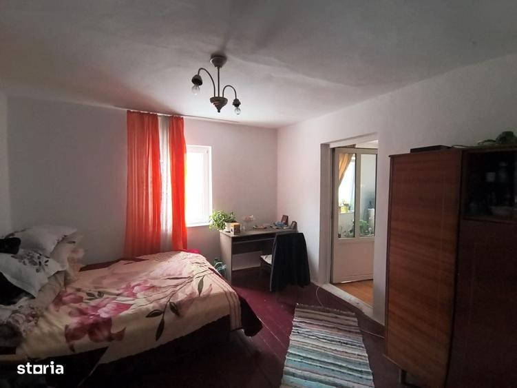 Casă cu 4 camere în Fetești