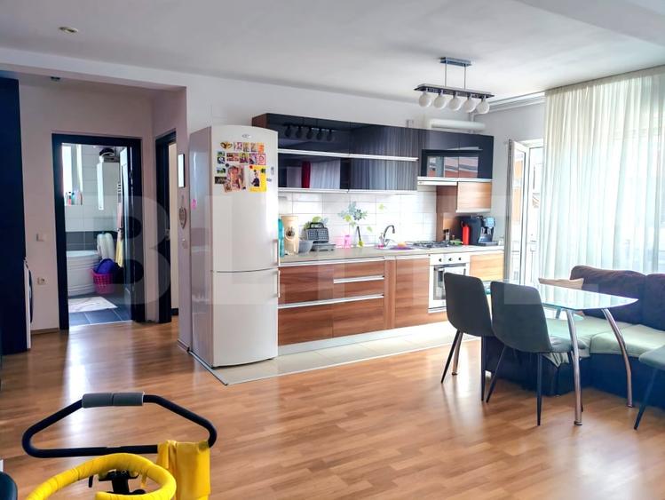Apartament cu 2 camere semidecomandat, mobilat în Florești — fotografia 3