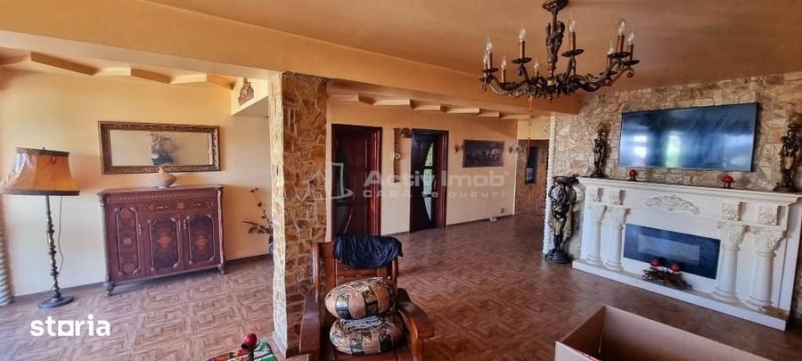 Casă cu 5 camere cu Teren 1460 Mp în Bariera Vâlcii