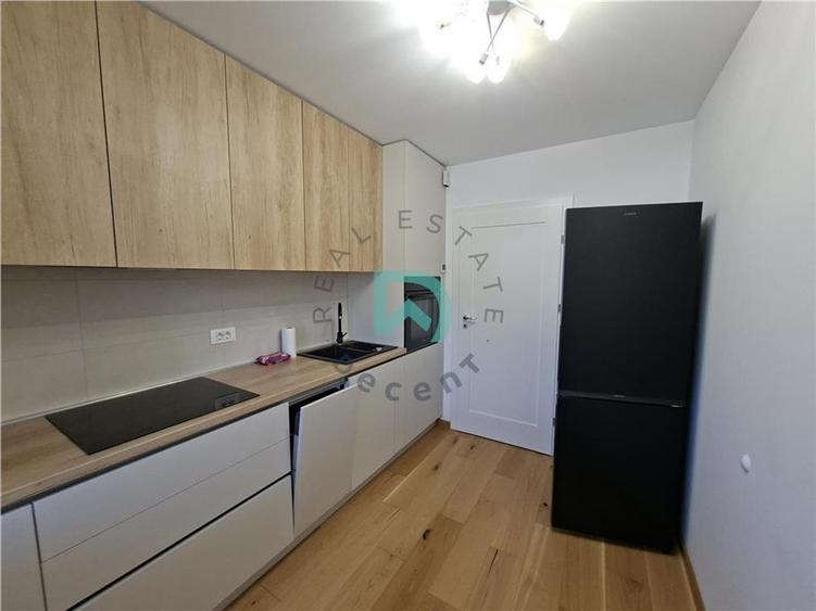 Apartament cu 3 camere decomandat în Astra