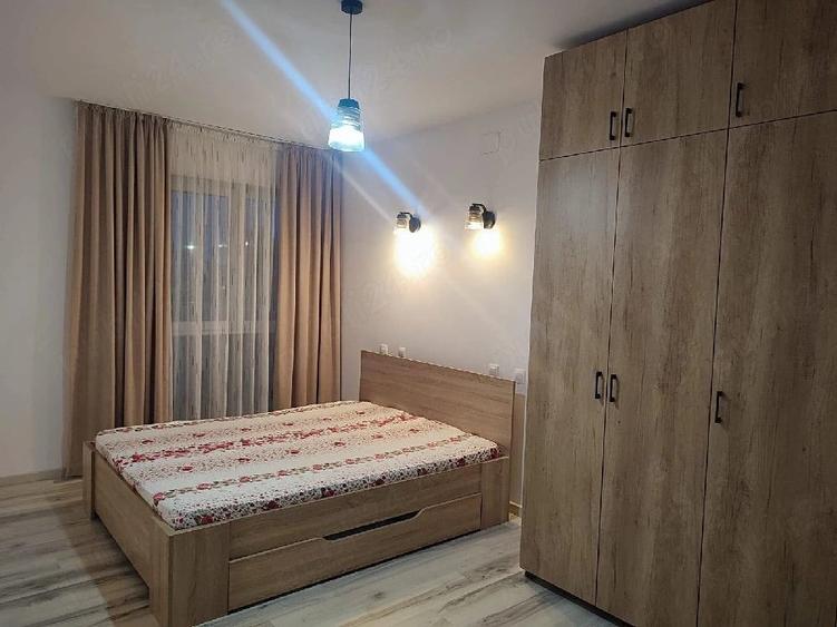 Apartament cu 3 camere semidecomandat în Exterior Vest