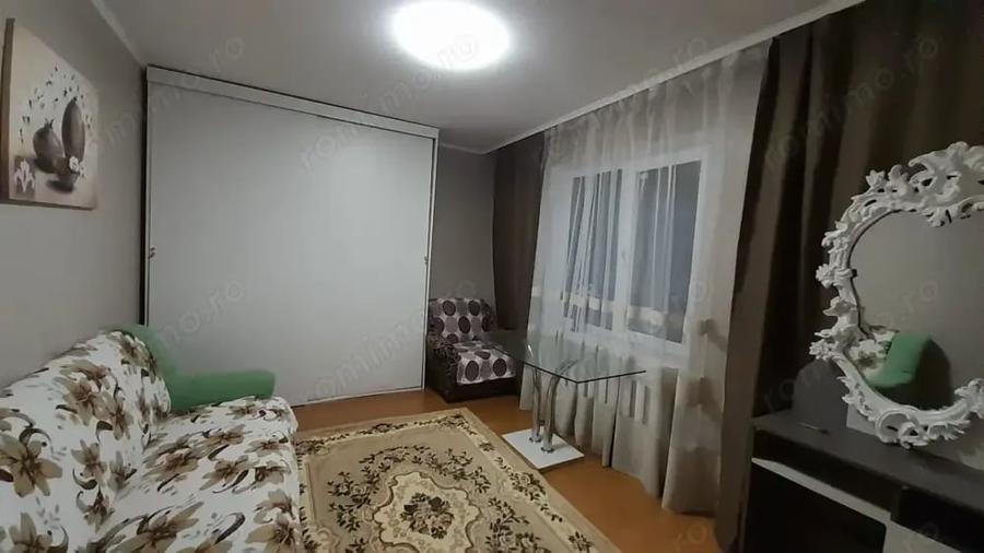 Apartament cu 2 camere nedecomandat în P-ța Doina