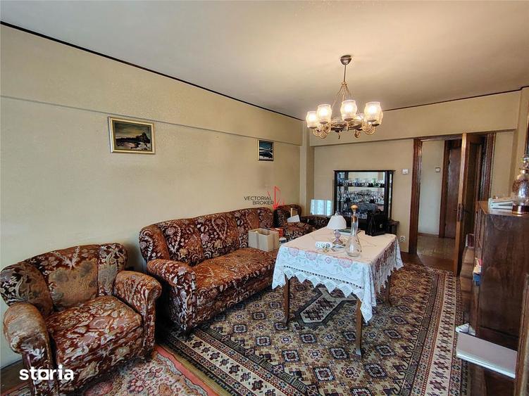 Apartament cu 3 camere decomandat în Grivița