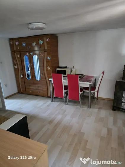 Casă cu 4 camere cu Teren 1400 Mp în Boldești