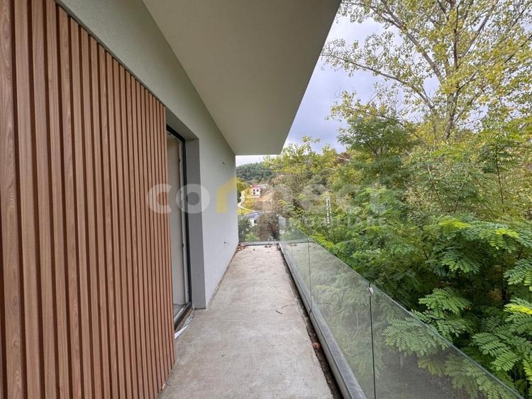 Duplex cu 4 camere cu Canalizare în Tăuți